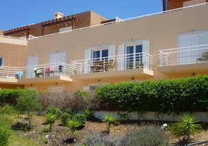 Apartment on the first floor with terrace view to the lovely swimmingpool in Cabanas de Tavira