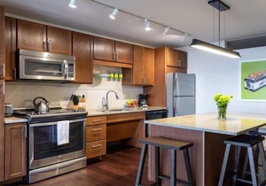 CozySuites TWO Condos with Sky Pool in Dallas in Dallas