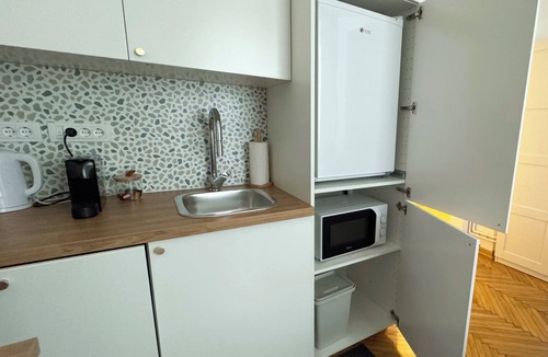 Stari Grad Apartment | Apartment Muppet@Skadarlija Cozy studio with AC and WiFi in charming Beograd.