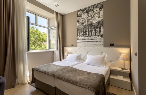 Old Town Hotel | Cornaro Hotel