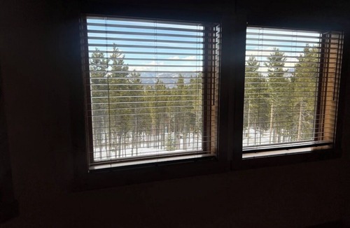 Timber Trail House | Custom 5 Bedroom/6 Bath TRUE Ski-in/Ski-out Home with the highest amenities!