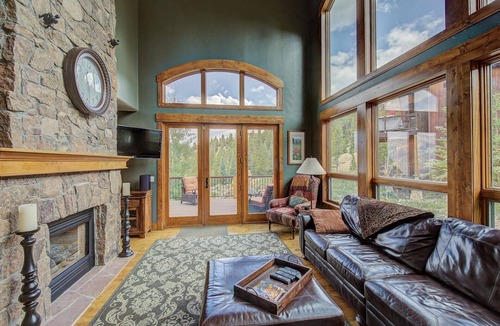 Baldy Mountain House | Huge Views with 3 master suites, movie room and close to shuttle