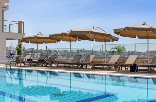 Chlorakas Apartment | Sanders Seaview - Fine 2 Bdr Apt with Seaview