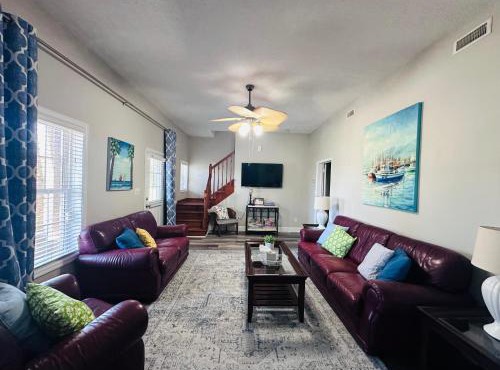 3 bedroom-Pets welcome- Boat slip available for a fee in Cedar Point