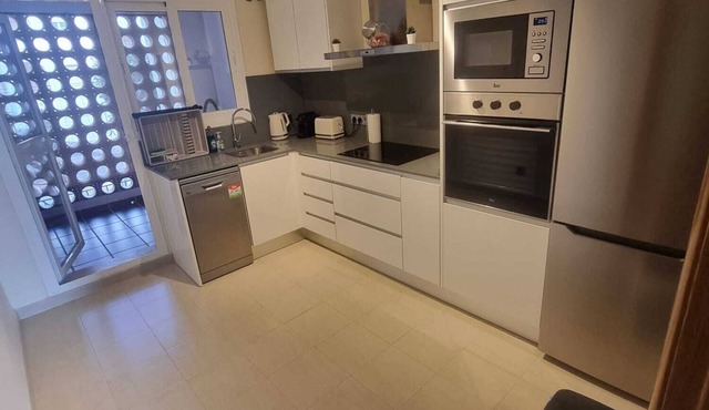 acogedor apartamento con vista al mar en Manilva in Manilva