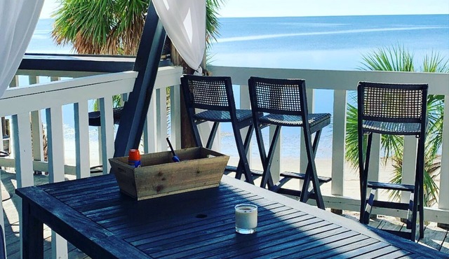 Beachfront Bliss w/Stunning Views - Kayaks, Beach Gear & Firepit Nights! in Crawfordville