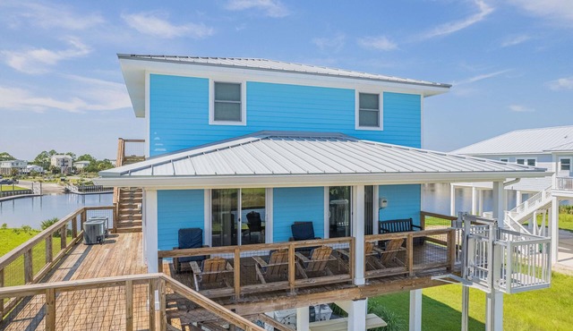 Bird’s Up Retreat-Gulf Front Home at Shell Point Beach in Crawfordville