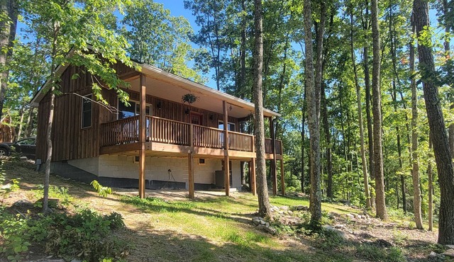 Boho Getaway for Two, Stay near the New River Gorge and Glade Creek Farm in Cool Ridge