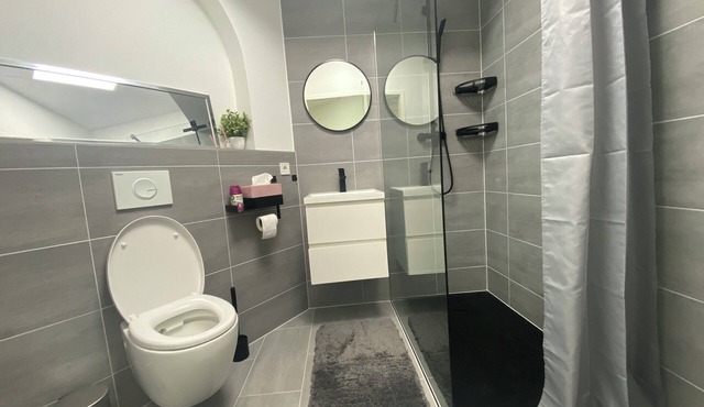 bonquartier| Chic, urban oasis with workplace in Troisdorf