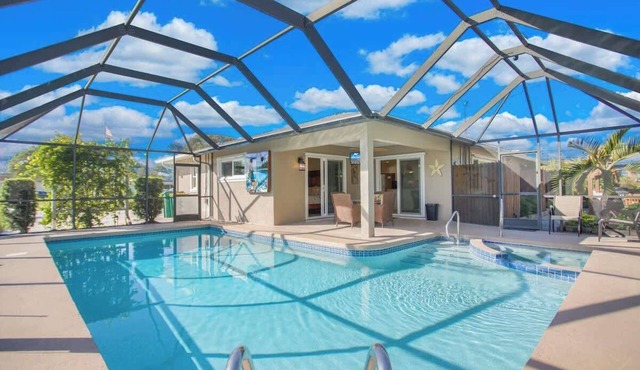 Boutique Bliss at Vanderbilt Beach,Outdoor Gazebo in Naples