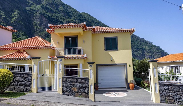 Casa Golino by YOUR KEY in São Vicente