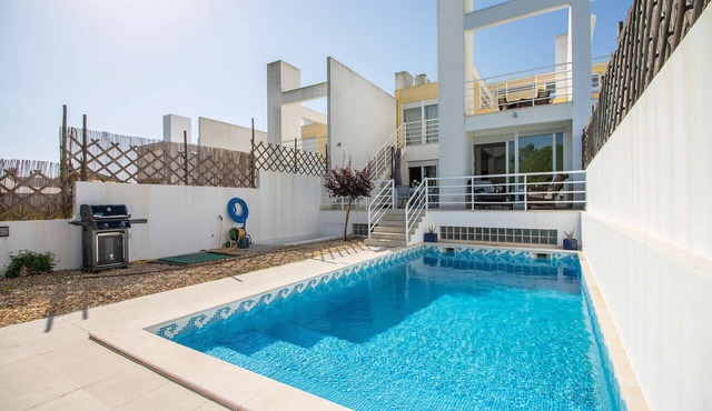 Casa Granada | 4 Bedrooms | Private Pool | Varandas do Lago in Almancil