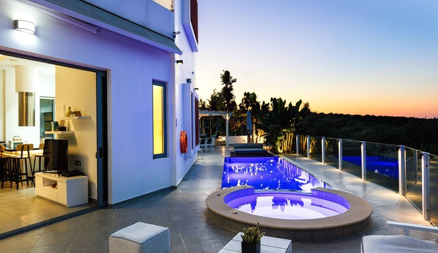 Chara Sensory Luxury Villa with Heated Pool & Gym in Rethymno