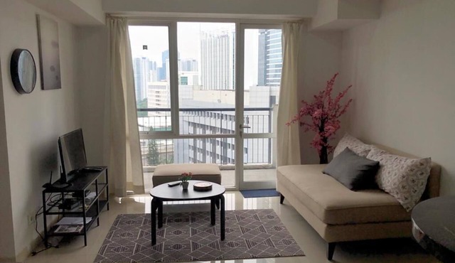 Comfy Casa 3 bedrooms apartment next to Kuningan City Mall with city view in Jakarta Selatan