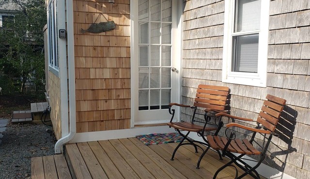 Cozy Chatham Cottage walk to Hardings beach Restaurants & downtown. in Chatham