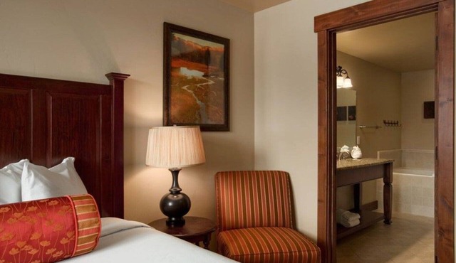 Discount Grand Lodge On Peak 7 Ski Resort- 2 locked- bedrooms in Breckenridge