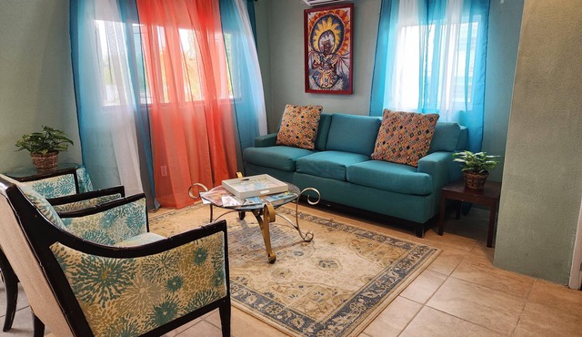 Downstairs apartment near Sandals, restaurants, bars and beaches in Rokers Point Settlement