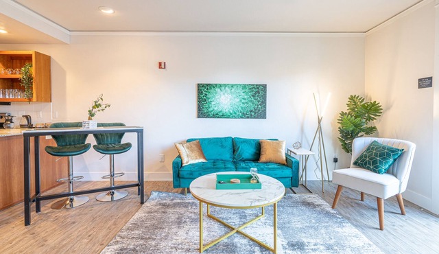 Downtown! Short walk to U of O! Free Parking! in Eugene