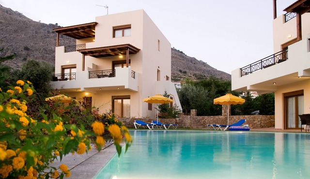 Executive Villa-Sea View Complex of Villas with Shared Pool in Pefki