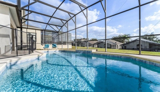 Fantastic 4 Bedroom In Gated Community with Private Pool and Games Room Minutes to Disney in Davenport
