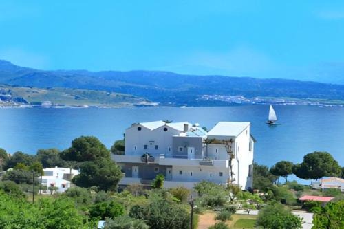 George Beach Studios in Pefki