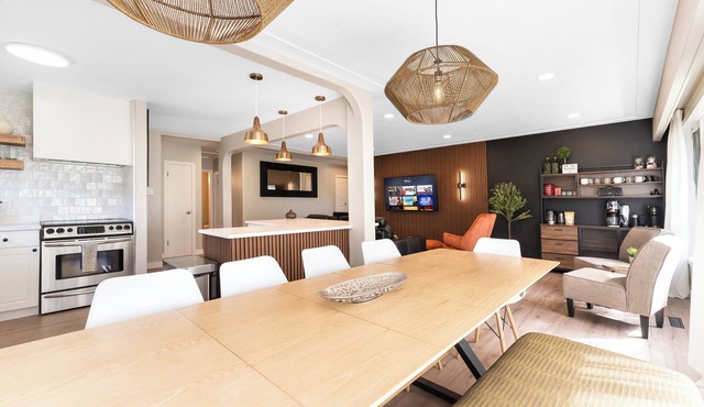 HOLIDAYS BunkBedsDreams- NAIT/Royal Alex hospital/Rogers place/WEM/Sleeps 14 in Edmonton