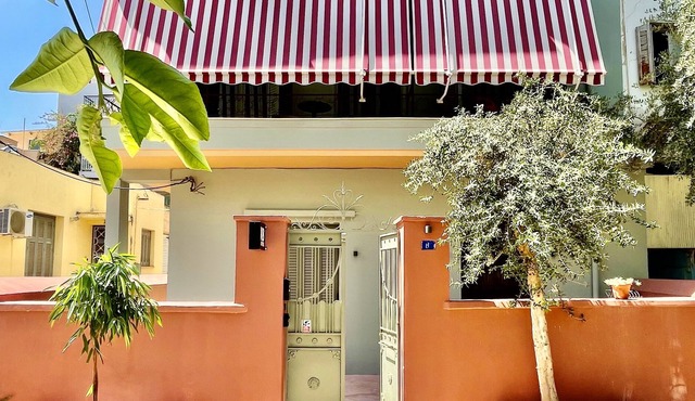 K8 Entire Building Central Athens in Athina