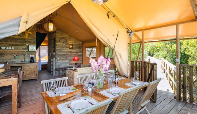 Luxurious glamping tent with balinese influences up to 6p. in Carvoeiro