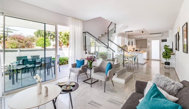 Luxurious ONE Maisonette by Ezoria Villas in Paphos