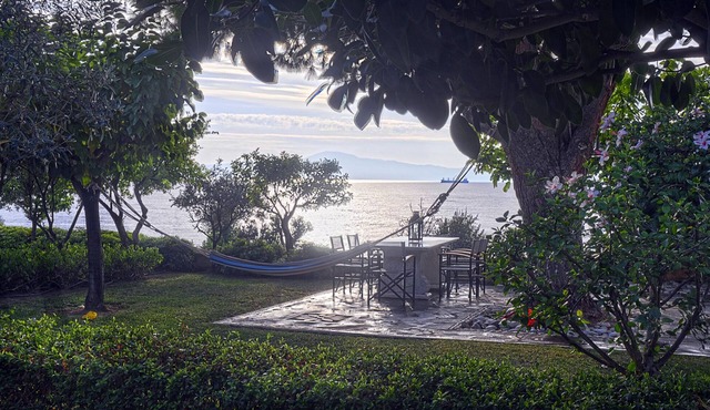 Messinian Blue SeaSide Villa, panoramic ocean view in Kalamata