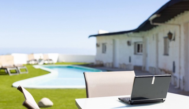 Oasis Tenerife Estudio C in Granadilla de Abona