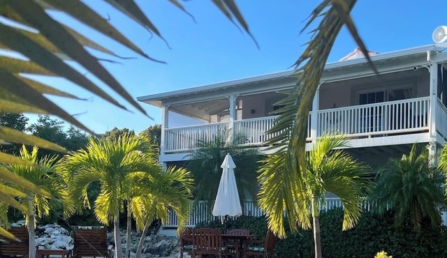 PALM BREEZE VILLA in Cooper Jack Bay Settlement