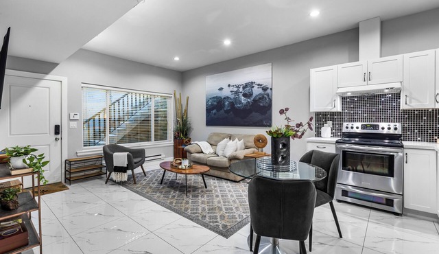 Quaint 2 Bedrooms and Sofa Bed Suite in Langley Township