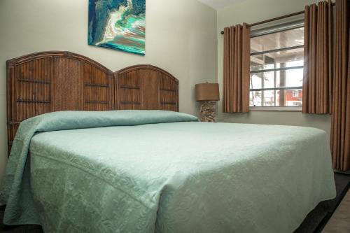 Ragged Edge Resort & Marina in Islamorada