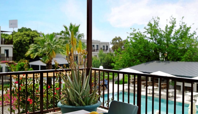 Rental suite with pool and free wi-fi in Bitez. in Muğla