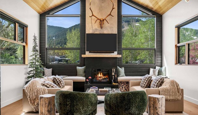 RMR: Midnight Solstice Home in the Town of Jackson in Jackson