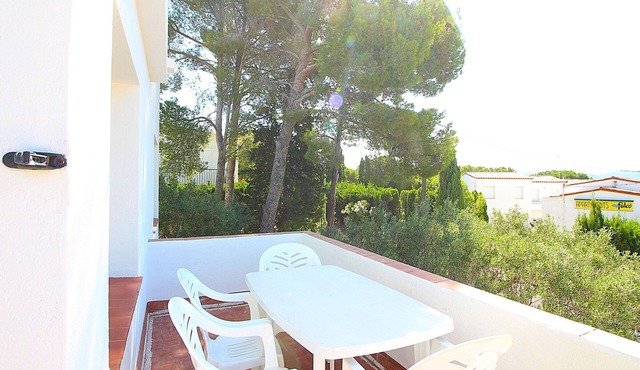 Spacious Villa with Garden Near the Beach in Llançà