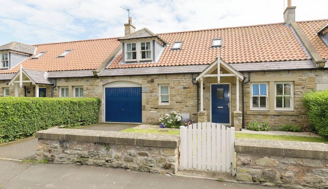 Superb cottage situated on a quiet road with a walled garden to the rear. in Beadnell