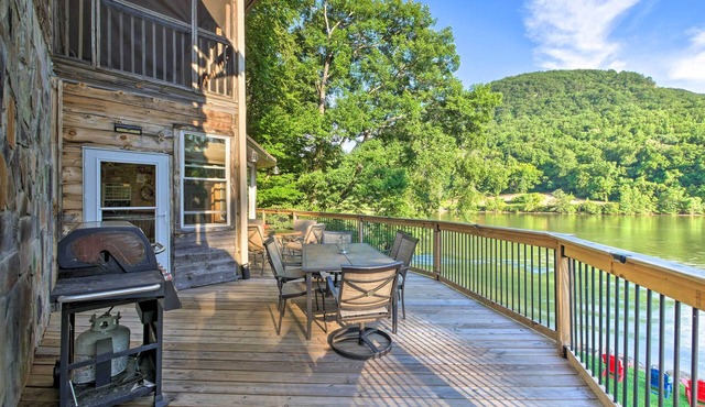 Tenn Riverfront Cabin - 10 Mi to Chattanooga in Chattanooga