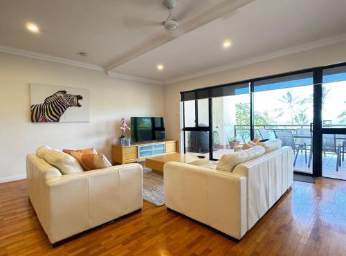 Townsville Beachfront Apartment on the Strand - 2 in Townsville