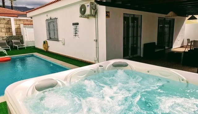 Villa Rosa - Three Bedroom Chalet, Sleeps 5 in Callao Salvaje
