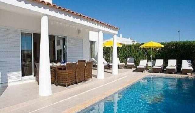 Villa Set, Beautiful Spacious Private 5 Bedroom Villa, Albufeira Town in Albufeira