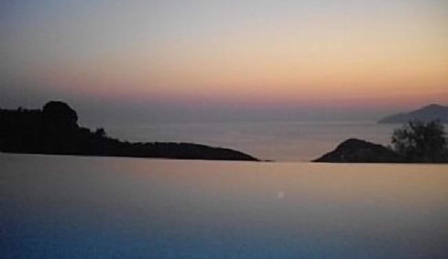 Villa with Private Pool and Beautiful Aegean Sea Views in skiathos