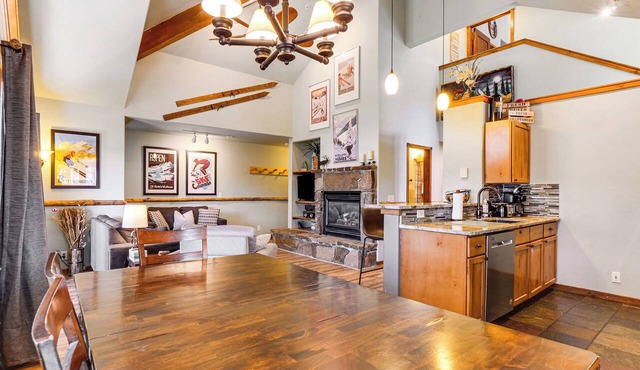 Walk to Shuttle, Lift & Main St! Breck Ski Base in Breckenridge