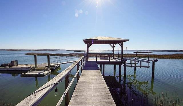 Waterfront Gem on James Island! in Charleston