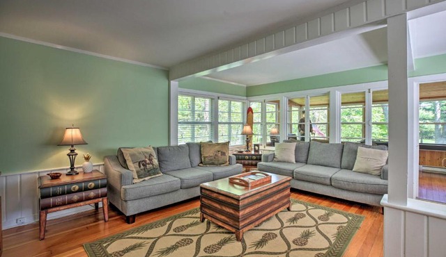 Williams Bay Home with Fire Pit 1 Mi to Lake and Beach in Lake Geneva