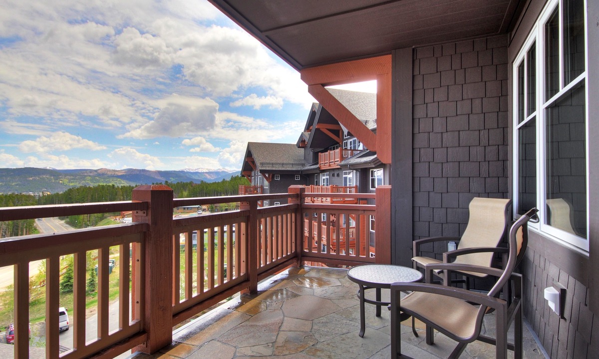 Peak 8 Condo | Luxury One Bedroom At Base Of Peak 8! Condo by RedAwning