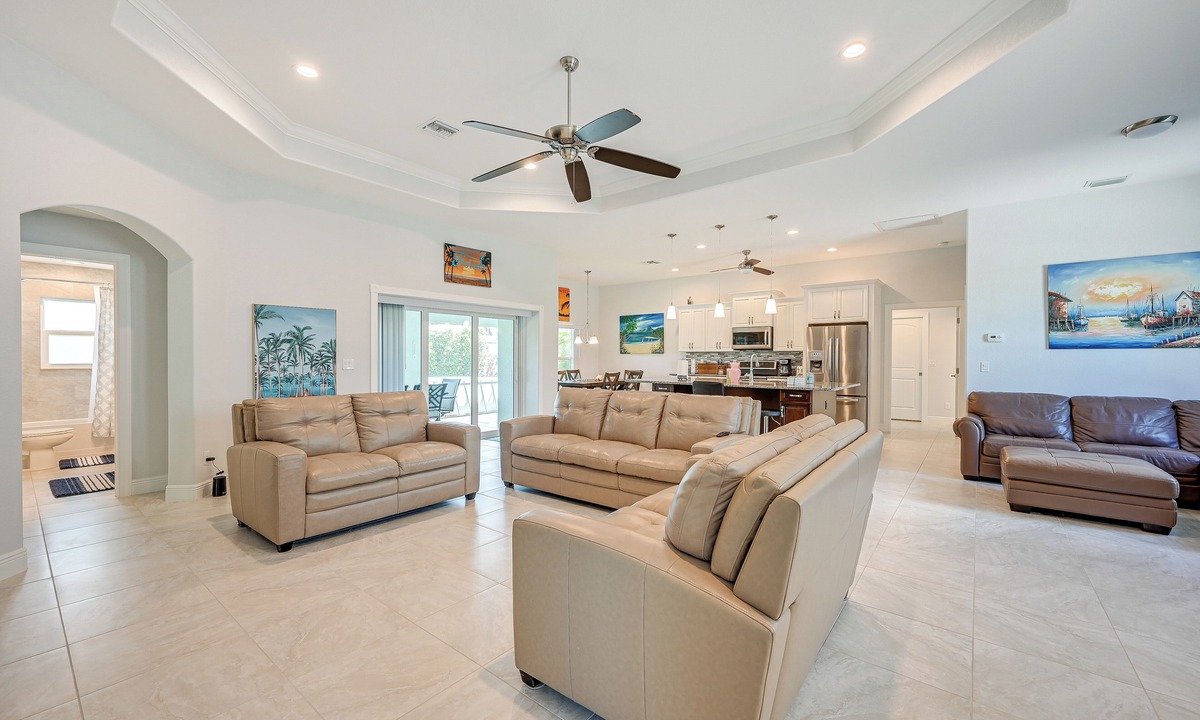 Marco Island Cottage | Marco Island Home w/Hot Tub, Lanai & Yard