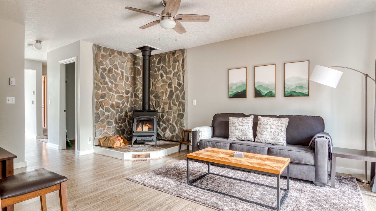 Photo of Livingroom in Mount Hood Village