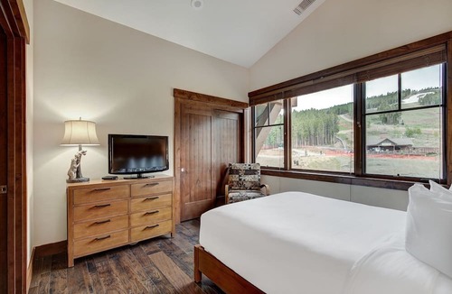 Peak 8 Condo | Penthouse 4 Bedroom At Base Of Peak 8 Condo by RedAwning